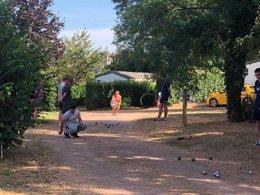 Camping Pas Cher vous présente avec son site Officiel campingpascher.fr, le Camping Au Lac D'Hautibus*** classé 3 étoiles, situé sur la commune de Argentonnay dans le département Deux-sèvres (Poitou Charentes) en France. Le camping Au Lac D'Hautibus*** vous propose un hébergement de type mobil-home de 32 m² pour 5 personnes (télévision). L'établissement vous propose 10 autres types d'hébergements. Découvrez tous nos séjours à petits prix dans la commune et aux alentours de Argentonnay du département : Deux-sèvres (Poitou Charentes). Les Avis clients pour le Camping Au Lac D'Hautibus*** sont de 7 sur 10. Piscine chauffée, Piscine extérieure, Animation enfants, Animations familiales, Aire de jeux enfants, Baby-foot, Canoë-kayak, Golf, Ping-pong, Randonnée, Salle de jeux vidéo, Terrain multisports, Bar, Boulangerie, Restaurant, Snack/Bar, Supermarché, Épicerie,... En savoir plus : cliquez-ICI.