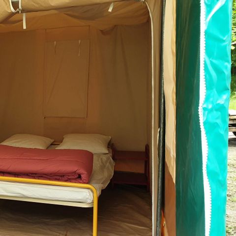 Cliquez pour découvrir toutes les photos de l'HÉBERGEMENT ! tente toile et bois - L'Or Bleu photo 2