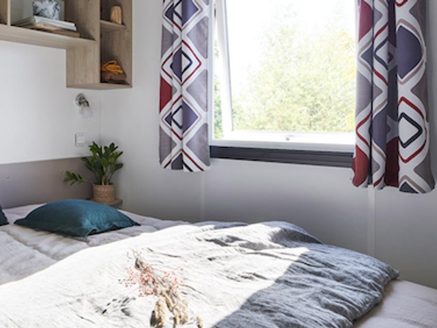 Camping Pas Cher vous présente avec son site Officiel campingpascher.fr, le Camping Chateau De Bouafles classé 4 étoiles, situé sur la commune de Bouafles dans le département Eure (Haute Normandie) en France. Le camping Chateau De Bouafles, vous présente un hébergement de type mobil-home. Le camping Chateau De Bouafles vous propose du dimanche 06 septembre au dimanche 13 septembre 2026 pour 7 nuits à 384€. Cette location propose 79 dates différentes pour réserver votre séjour. Découvrez également les 16 autres gammes d'hébergements du camping. Les Avis clients pour le Camping Chateau De Bouafles sont de 7 sur 10. Aire de jeux enfants, Canoë-kayak, Court de tennis, Cyclisme, Golf, Parcours sportif, Piscine, Pétanque, Randonnée, Terrain multisports, Bar, Dépôt de pain,... En savoir plus : cliquez-ICI.