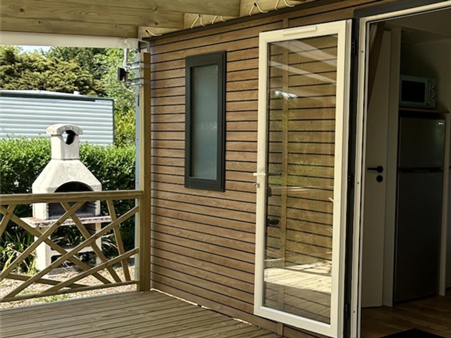 Camping Pas Cher vous présente avec son site Officiel campingpascher.fr, le Camping Chateau De Bouafles classé 4 étoiles, situé sur la commune de Bouafles dans le département Eure (Haute Normandie) en France. Le camping Chateau De Bouafles, vous présente un hébergement de type mobil-home et télévision. Le camping Chateau De Bouafles vous propose du dimanche 30 août au dimanche 06 septembre 2026 pour 7 nuits à 398€. Cette location propose 100 dates différentes pour réserver votre séjour. Découvrez également les 16 autres gammes d'hébergements du camping. Les Avis clients pour le Camping Chateau De Bouafles sont excellents avec une note moyenne de 8 sur 10. Aire de jeux enfants, Canoë-kayak, Court de tennis, Cyclisme, Golf, Parcours sportif, Piscine, Pétanque, Randonnée, Terrain multisports, Bar, Dépôt de pain,... En savoir plus : cliquez-ICI.
