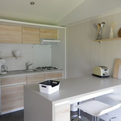 Cliquez pour découvrir toutes les photos de l'HÉBERGEMENT ! mobil-home - Chateau De Bouafles photo 2