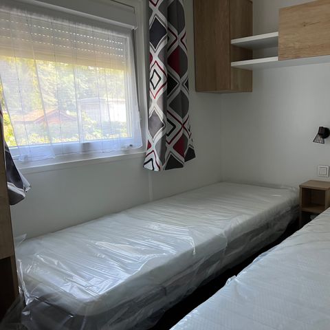 Cliquez pour découvrir toutes les photos de l'HÉBERGEMENT ! mobilhome - Chateau De Bouafles photo 4