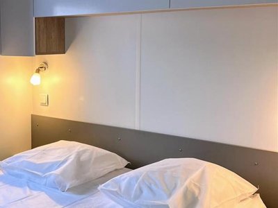 Cliquez pour découvrir toutes les photos de l'HÉBERGEMENT ! mobil-home - Chateau De Bouafles photo 9