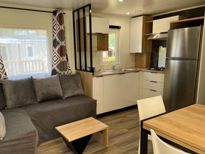 Cliquez pour découvrir toutes les photos de l'HÉBERGEMENT ! mobil-home - Chateau De Bouafles photo 3