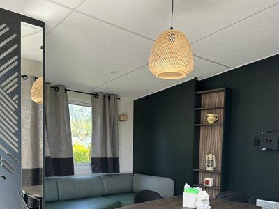 Cliquez pour découvrir toutes les photos de l'HÉBERGEMENT ! mobil-home - Chateau De Bouafles photo 3