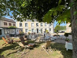 Camping Pas Cher vous présente avec son site Officiel campingpascher.fr, le Camping Chateau De Bouafles classé 4 étoiles, situé sur la commune de Bouafles dans le département Eure (Haute Normandie) en France. Le camping Chateau De Bouafles vous propose un hébergement de type appartement. Cet hébergement propose plus de 126 dates différentes pour réserver ! Pour dévouvrir la période la moins chère, consultez la rubrique 'Tarifs' et sélectionnez votre mois de départ. L'établissement vous propose 18 autres types d'hébergements. Découvrez tous nos séjours à petits prix dans la commune et aux alentours de Bouafles du département : Eure (Haute Normandie). Les Avis clients pour le Camping Chateau De Bouafles sont excellents avec une note moyenne de 8 sur 10. Aire de jeux enfants, Canoë-kayak, Court de tennis, Cyclisme, Golf, Parcours sportif, Piscine, Pétanque, Randonnée, Terrain multisports, Bar, Dépôt de pain,... En savoir plus : cliquez-ICI.