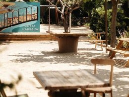 Camping Pas Cher vous présente avec son site Officiel campingpascher.fr, le Camping Miramar, situé sur la commune de Mont-roig Del Camp dans le département Tarragone (Catalogne) en Espagne. Le camping Miramar, vous présente un hébergement de type caravane de 10 m². Le camping Miramar vous propose du sam. 14 mars au sam. 21 mars 2026 pour 7 nuits à 368.48€. Cette location propose 119 dates différentes pour réserver votre séjour. Découvrez également les 40 autres gammes d'hébergements du camping. Les Avis clients pour le Camping Miramar sont excellents avec une note moyenne de 8 sur 10. Mer, Animation enfants, Animations familiales, Aire de jeux enfants, Terrain de beach-volley, Terrain de football, Bar, Restaurant, Épicerie,... En savoir plus : cliquez-ICI.