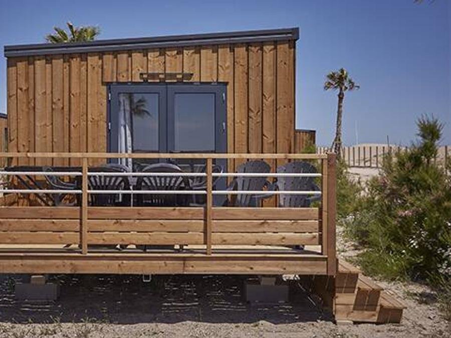 Camping Pas Cher vous présente avec son site Officiel campingpascher.fr, le Camping Les Gorges De Provence classé 4 étoiles, situé sur la commune de Montagnac Montpezat dans le département Alpes-de-haute-provence (Provence Alpes Côte D'azur) en France. Le camping Les Gorges De Provence vous propose un hébergement de type chalet avec climatisation. L'établissement vous propose 16 autres types d'hébergements. Découvrez tous nos séjours à petits prix dans la commune et aux alentours de Montagnac Montpezat du département : Alpes-de-haute-provence (Provence Alpes Côte D'azur). Les Avis clients pour le Camping Les Gorges De Provence sont excellents avec une note moyenne de 8 sur 10. Parc aquatique, Piscine chauffée, Piscine couverte, Animations familiales, Club ados, Club enfants, Canoë-kayak, Centre équestre, Court de tennis, Ping-pong, Pédalo, Pétanque, Terrain de badminton, Terrain de basketball, Terrain de football, Terrain de volley-ball, Terrain multisports, Bar, Dépôt de pain, Pizzeria, Plats à emporter, Snack/Bar, Épicerie,... En savoir plus : cliquez-ICI.