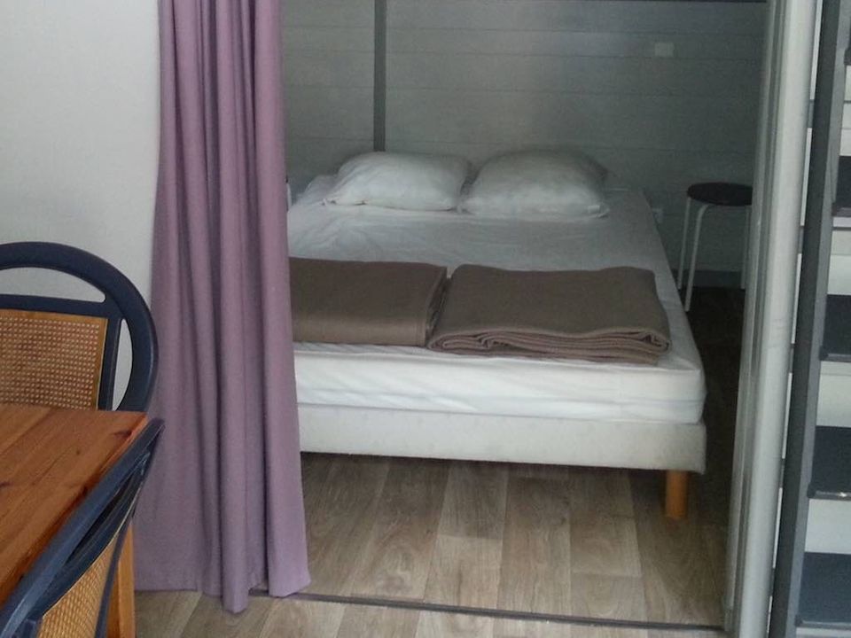 Cliquez pour découvrir toutes les photos de l'HÉBERGEMENT ! chalet - camping Paradis Bellerive photo 5