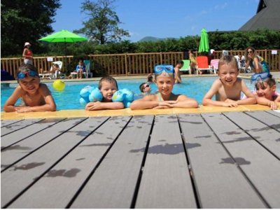 Cliquez pour découvrir toutes les photos de l'ÉTABLISSEMENT ! camping Domaine Du Lac De Chambon photo 13