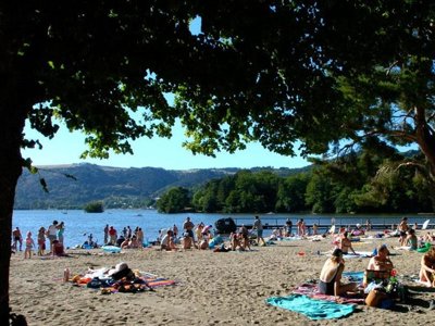 Cliquez pour découvrir toutes les photos de l'ÉTABLISSEMENT ! camping Domaine Du Lac De Chambon photo 21