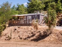 Camping Pas Cher vous présente avec son site Officiel campingpascher.fr, le Camping RCN Val De Cantobre classé 5 étoiles, situé sur la commune de Nant dans le département Aveyron (Midi Pyrénées) en France. Le camping RCN Val De Cantobre, vous présente un hébergement de type maison de 85 m² et télévision. Le camping RCN Val De Cantobre vous propose du mercredi 07 janvier au mercredi 14 janvier 2026, en promotion à -11% pour 7 nuits à 812,20 € au lieu de 917,0 € soit une Économie de 104,80 €. Cette location propose 169 dates différentes pour réserver votre séjour. Découvrez également les 17 autres gammes d'hébergements du camping. Les Avis clients pour le Camping RCN Val De Cantobre sont de 7 sur 10. Rivière, Bassin enfant, Piscine extérieure, Animation enfants, Animations familiales, Canoë-kayak, Canyoning, Escalade, Ping-pong, Pétanque, Rafting, Randonnée, Terrain multisports, Bar, Snack/Bar, Épicerie,... En savoir plus : cliquez-ICI.