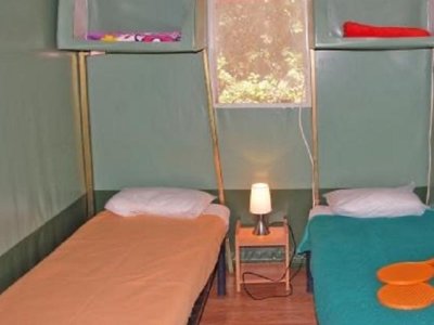 Cliquez pour découvrir toutes les photos de l'HÉBERGEMENT ! bungalow toilé - Paradis Family Des Issoux D'Ardèche photo 1