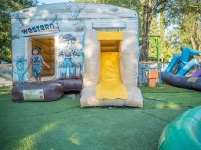 Cliquez pour découvrir toutes les photos de l'ÉTABLISSEMENT ! camping Paradis Family Des Issoux D'Ardèche photo 7