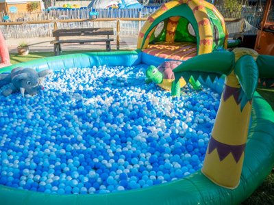 Cliquez pour découvrir toutes les photos de l'ÉTABLISSEMENT ! camping Paradis Family Des Issoux D'Ardèche photo 9