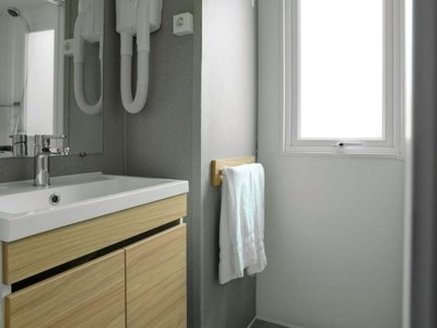 Cliquez pour découvrir toutes les photos de l'HÉBERGEMENT ! bungalow - Alannia Els Prats photo 7