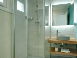 Camping Pas Cher vous présente avec son site Officiel campingpascher.fr, le Camping Alannia Els Prats, situé sur la commune de Miami Playa dans le département Tarragone (Catalogne) en Espagne. Le camping Alannia Els Prats vous propose un hébergement de type studio avec climatisation (télévision). L'établissement vous propose 11 autres types d'hébergements. Découvrez tous nos séjours à petits prix dans la commune et aux alentours de Miami Playa du département : Tarragone (Catalogne). Les Avis clients pour le Camping Alannia Els Prats sont excellents avec une note moyenne de 8 sur 10. Mer, Parc aquatique, Piscine extérieure, Animations familiales, Club ados, Club enfants, Aire de jeux enfants, Baby-foot, Cyclisme, Piscine, Pétanque, Salle de fitness, Salle de jeux vidéo, Terrain multisports, Bar, Pizzeria, Plats à emporter, Restaurant, Snack/Bar, Épicerie,... En savoir plus : cliquez-ICI.