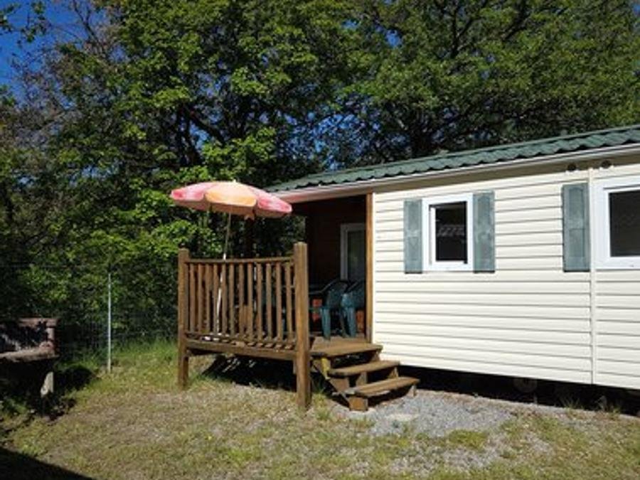 Camping Pas Cher vous présente avec son site Officiel campingpascher.fr, le Camping Les Bonnets classé 3 étoiles, situé sur la commune de Gap dans le département Hautes-alpes (Provence Alpes Côte D'azur) en France. Le camping Les Bonnets, vous présente un hébergement de type mobil-home de 25 m² pour 6 personnes. Le camping Les Bonnets vous propose du jeudi 11 juin au jeudi 18 juin 2026 pour 7 nuits à 459€. Cette location propose 44 dates différentes pour réserver votre séjour. Découvrez également les 12 autres gammes d'hébergements du camping. Les Avis clients pour le Camping Les Bonnets sont excellents avec une note moyenne de 8 sur 10. Piscine chauffée, Piscine extérieure, Animations familiales, Aire de jeux enfants, Aire de jeux intérieure, Baby-foot, Canoë-kayak, Canyoning, Centre équestre, Court de tennis, Cyclisme, Escalade, Golf, Location de bateaux, Paddle, Parcours sportif, Ping-pong, Plongée, Pédalo, Pétanque, Rafting, Randonnée, Salle de fitness, Skatepark, Sports nautiques, Terrain de squash, Terrain de volley-ball, Terrain multisports, Trampoline, Voile, kiteSurf, Bar, Boulangerie, Brasserie, Buffet, Bureau de tabac, Créperie, Dépôt de pain, Plats à emporter, Restaurant, Restaurant asiatique, Snack/Bar, Station-service, Supermarché,... En savoir plus : cliquez-ICI.
