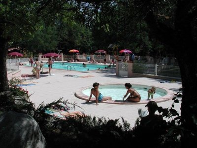 Cliquez pour découvrir toutes les photos de l'ÉTABLISSEMENT ! camping Les Bonnets photo 3