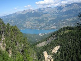 Camping Pas Cher vous présente avec son site Officiel campingpascher.fr, le Camping Les Bonnets classé 3 étoiles, situé sur la commune de Gap dans le département Hautes-alpes (Provence Alpes Côte D'azur) en France. Le camping Les Bonnets, vous présente un hébergement de type mobil-home de 16 m² pour 1 personne. Le camping Les Bonnets vous propose du sam. 04 avril au sam. 11 avril 2026 pour 7 nuits à 299€. Cette location propose 115 dates différentes pour réserver votre séjour. Découvrez également les 12 autres gammes d'hébergements du camping. Les Avis clients pour le Camping Les Bonnets sont excellents avec une note moyenne de 8 sur 10. Piscine chauffée, Piscine extérieure, Animations familiales, Aire de jeux enfants, Aire de jeux intérieure, Baby-foot, Canoë-kayak, Canyoning, Centre équestre, Court de tennis, Cyclisme, Escalade, Golf, Location de bateaux, Paddle, Parcours sportif, Ping-pong, Plongée, Pédalo, Pétanque, Rafting, Randonnée, Salle de fitness, Skatepark, Sports nautiques, Terrain de squash, Terrain de volley-ball, Terrain multisports, Trampoline, Voile, kiteSurf, Bar, Boulangerie, Brasserie, Buffet, Bureau de tabac, Créperie, Dépôt de pain, Plats à emporter, Restaurant, Restaurant asiatique, Snack/Bar, Station-service, Supermarché,... En savoir plus : cliquez-ICI.