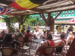 Camping Pas Cher vous présente avec son site Officiel campingpascher.fr, le Camping Les Bonnets classé 3 étoiles, situé sur la commune de Gap dans le département Hautes-alpes (Provence Alpes Côte D'azur) en France. Le camping Les Bonnets, vous présente un hébergement de type chalet de 24 m² pour 5 personnes. Le camping Les Bonnets vous propose du sam. 04 avril au sam. 11 avril 2026 pour 7 nuits à 369€. Cette location propose 115 dates différentes pour réserver votre séjour. Découvrez également les 12 autres gammes d'hébergements du camping. Les Avis clients pour le Camping Les Bonnets sont excellents avec une note moyenne de 8 sur 10. Piscine chauffée, Piscine extérieure, Animations familiales, Aire de jeux enfants, Aire de jeux intérieure, Baby-foot, Canoë-kayak, Canyoning, Centre équestre, Court de tennis, Cyclisme, Escalade, Golf, Location de bateaux, Paddle, Parcours sportif, Ping-pong, Plongée, Pédalo, Pétanque, Rafting, Randonnée, Salle de fitness, Skatepark, Sports nautiques, Terrain de squash, Terrain de volley-ball, Terrain multisports, Trampoline, Voile, kiteSurf, Bar, Boulangerie, Brasserie, Buffet, Bureau de tabac, Créperie, Dépôt de pain, Plats à emporter, Restaurant, Restaurant asiatique, Snack/Bar, Station-service, Supermarché,... En savoir plus : cliquez-ICI.