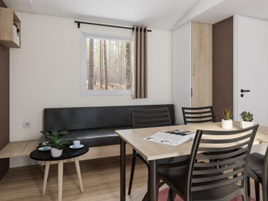 Camping Pas Cher vous présente avec son site Officiel campingpascher.fr, le Camping Flower Le Port De Neuvic classé 3 étoiles, situé sur la commune de Neuvic dans le département Corrèze (Limousin) en France. Le camping Flower Le Port De Neuvic vous propose un hébergement de type mobil-home de 33 m² (télévision). L'établissement vous propose 6 autres types d'hébergements. Découvrez tous nos séjours à petits prix dans la commune et aux alentours de Neuvic du département : Corrèze (Limousin). Les Avis clients pour le Camping Flower Le Port De Neuvic sont excellents avec une note moyenne de 8 sur 10. Lac, Animation enfants, Aire de jeux enfants, Canoë-kayak, Centre équestre, Cyclisme, Golf, Paddle, Ping-pong, Pédalo, Pétanque, Randonnée, Salle de jeux vidéo, Structure gonflable enfants, Terrain de volley-ball, Voile, Bar, Dépôt de pain,... En savoir plus : cliquez-ICI.