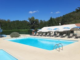 Camping Pas Cher vous présente avec son site Officiel campingpascher.fr, le Camping Les Loges classé 3 étoiles, situé sur la commune de Nonette dans le département Puy-de-dôme (Auvergne) en France. Le camping Les Loges, vous présente un hébergement de type lodge de 16 m². Le camping Les Loges vous propose du sam. 19 septembre au sam. 26 septembre 2026 pour 7 nuits à 220€. Cette location propose 76 dates différentes pour réserver votre séjour. Découvrez également les 8 autres gammes d'hébergements du camping. Les Avis clients pour le Camping Les Loges sont excellents avec une note moyenne de 8 sur 10. Rivière, Piscine chauffée, Piscine extérieure, Animations familiales, Club enfants, Aire de jeux enfants, Canoë-kayak, Court de tennis, Cyclisme, Golf, Ping-pong, Pétanque, Randonnée, Salle de jeux vidéo, Terrain de volley-ball, Bar, Dépôt de pain, Pizzeria, Plats à emporter, Restaurant,... En savoir plus : cliquez-ICI.