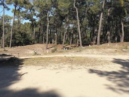 Camping Pas Cher vous présente avec son site Officiel campingpascher.fr, le Camping De La Rive classé 3 étoiles, situé sur la commune de Notre Dame De Monts dans le département Vendée (Pays De La Loire) en France. Le camping De La Rive, vous présente un hébergement de type mobil-home de 33 m² pour 6 personnes et télévision. Le camping De La Rive vous propose du sam. 04 avril au sam. 11 avril 2026 pour 7 nuits à 400€. Cette location propose 26 dates différentes pour réserver votre séjour. Découvrez également les 2 autres gammes d'hébergements du camping. Les Avis clients pour le Camping De La Rive sont excellents avec une note moyenne de 8 sur 10. Piscine chauffée, Piscine extérieure, Animations familiales, Club enfants, Aire de jeux enfants, Baby-foot, Centre équestre, Ping-pong, Piscine, Pétanque, Randonnée, Skatepark, Bar, Bureau de tabac, Créperie, Dépôt de pain, Restaurant, Snack/Bar, Station-service, Supermarché, Épicerie,... En savoir plus : cliquez-ICI.