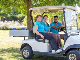 Camping Pas Cher vous présente avec son site Officiel campingpascher.fr, le Camping Paradis La Vallée Du Lot classé 3 étoiles, situé sur la commune de Pujols dans le département Lot-et-garonne (Aquitaine) en France. Le camping Paradis La Vallée Du Lot, vous présente un hébergement de type tente en toile et bois de 6 m² pour 2 personnes. Le camping Paradis La Vallée Du Lot vous propose du sam. 04 juillet au sam. 11 juillet 2026, en promotion à -11% pour 7 nuits à 169 € au lieu de 190,0 € soit une Économie de 21 €. Cette location propose 33 dates différentes pour réserver votre séjour. Découvrez également les 11 autres gammes d'hébergements du camping. Les Avis clients pour le Camping Paradis La Vallée Du Lot sont excellents avec une note moyenne de 8 sur 10. Piscine extérieure, Animations familiales, Club enfants, Aire de jeux enfants, Cyclisme, Ping-pong, Pétanque, Randonnée, Terrain de beach-volley, Bar, Dépôt de pain, Plats à emporter, Snack/Bar,... En savoir plus : cliquez-ICI.