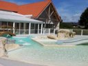 Camping Pas Cher vous présente avec son site Officiel campingpascher.fr, le Camping Domaine De La Roselière classé 4 étoiles, situé sur la commune de Noyelles Sur Mer dans le département Somme (Picardie) en France. Le camping Domaine De La Roselière vous propose un hébergement de type mobil-home (télévision). L'établissement vous propose 9 autres types d'hébergements. Découvrez tous nos séjours à petits prix dans la commune et aux alentours de Noyelles Sur Mer du département : Somme (Picardie). Les Avis clients pour le Camping Domaine De La Roselière sont excellents avec une note moyenne de 8 sur 10. Étang, Parc aquatique, Piscine couverte, Piscine extérieure, Aire de jeux enfants, Baby-foot, Canoë-kayak, Cyclisme, Parcours sportif, Ping-pong, Piscine, Pétanque, Randonnée, Structure gonflable enfants, Terrain multisports, Bar, Épicerie,... En savoir plus : cliquez-ICI.
