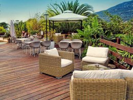 Camping Pas Cher vous présente avec son site Officiel campingpascher.fr, le Camping Maeva Escapades Le Colomba classé 4 étoiles, situé sur la commune de Olmeto dans le département Corse Du Sud (Corse) en France. Le camping Maeva Escapades Le Colomba, vous présente un hébergement de type mobil-home de 25 m² pour 4 personnes avec climatisation et télévision. Le camping Maeva Escapades Le Colomba vous proposeun séjour PAS CHER avec une REMISEdu lundi 06 avril au lundi 13 avril 2026, en promotion à -35% pour 7 nuits à 419 € au lieu de 644,62 € soit une Économie de 225,62 €. Cette location propose 61 dates différentes pour réserver votre séjour. Découvrez également les 9 autres gammes d'hébergements du camping. Les Avis clients pour le Camping Maeva Escapades Le Colomba sont excellents avec une note moyenne de 8 sur 10. Piscine extérieure, Aire de jeux enfants, Canoë-kayak, Centre équestre, Ping-pong, Planche à voile, Pétanque, Bar, Boulangerie, Dépôt de pain, Pizzeria, Plats à emporter, Station-service, Supermarché, Épicerie,... En savoir plus : cliquez-ICI.