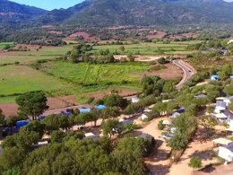 Camping Pas Cher vous présente avec son site Officiel campingpascher.fr, le Camping Maeva Escapades Le Colomba classé 4 étoiles, situé sur la commune de Olmeto dans le département Corse Du Sud (Corse) en France. Le camping Maeva Escapades Le Colomba, vous présente un hébergement de type mobil-home de 29 m² pour 4 personnes avec climatisation et télévision. Le camping Maeva Escapades Le Colomba vous proposeun séjour PAS CHER avec une REMISEdu lundi 06 avril au lundi 13 avril 2026, en promotion à -35% pour 7 nuits à 449 € au lieu de 690,77 € soit une Économie de 241,77 €. Cette location propose 69 dates différentes pour réserver votre séjour. Découvrez également les 9 autres gammes d'hébergements du camping. Les Avis clients pour le Camping Maeva Escapades Le Colomba sont excellents avec une note moyenne de 8 sur 10. Piscine extérieure, Aire de jeux enfants, Canoë-kayak, Centre équestre, Ping-pong, Planche à voile, Pétanque, Bar, Boulangerie, Dépôt de pain, Pizzeria, Plats à emporter, Station-service, Supermarché, Épicerie,... En savoir plus : cliquez-ICI.