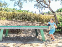 Camping Pas Cher vous présente avec son site Officiel campingpascher.fr, le Camping Maeva Escapades Le Colomba classé 4 étoiles, situé sur la commune de Olmeto dans le département Corse Du Sud (Corse) en France. Le camping Maeva Escapades Le Colomba, vous présente un hébergement de type mobil-home de 29 m² pour 4 personnes avec climatisation et télévision. Le camping Maeva Escapades Le Colomba vous proposeun séjour PAS CHER avec une REMISEdu lundi 06 avril au lundi 13 avril 2026, en promotion à -35% pour 7 nuits à 429 € au lieu de 660,0 € soit une Économie de 231 €. Cette location propose 153 dates différentes pour réserver votre séjour. Découvrez également les 9 autres gammes d'hébergements du camping. Les Avis clients pour le Camping Maeva Escapades Le Colomba sont excellents avec une note moyenne de 8 sur 10. Piscine extérieure, Aire de jeux enfants, Canoë-kayak, Centre équestre, Ping-pong, Planche à voile, Pétanque, Bar, Boulangerie, Dépôt de pain, Pizzeria, Plats à emporter, Station-service, Supermarché, Épicerie,... En savoir plus : cliquez-ICI.