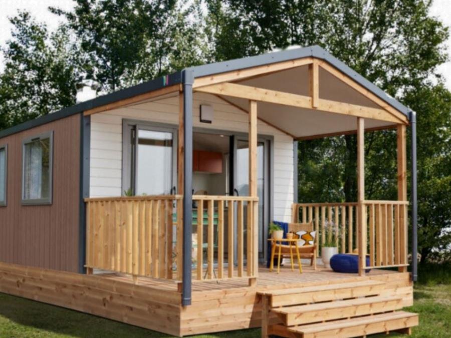 Camping Pas Cher vous présente avec son site Officiel campingpascher.fr, le Camping Oléron Loisirs classé 4 étoiles, situé sur la commune de Saint Georges D'oléron dans le département Charente-maritime (Poitou Charentes) en France. Le camping Oléron Loisirs vous propose un hébergement de type mobil-home de 23 m² pour 4 personnes (télévision). L'établissement vous propose 45 autres types d'hébergements. Découvrez tous nos séjours à petits prix dans la commune et aux alentours de Saint Georges D'oléron du département : Charente-maritime (Poitou Charentes). Les Avis clients pour le Camping Oléron Loisirs sont excellents avec une note moyenne de 8 sur 10. Mer, Parc aquatique, Piscine couverte, Piscine extérieure, Animations familiales, Club ados, Club enfants, Aire de jeux enfants, Canoë-kayak, Centre équestre, Cyclisme, Golf, Jet-ski, Ping-pong, Plongée, Pétanque, Randonnée, Salle de fitness, Salle de jeux vidéo, Structure gonflable enfants, Terrain multisports, Trampoline, kiteSurf, Bar, Dépôt de pain, Plats à emporter, Snack/Bar, Supermarché, Épicerie,... En savoir plus : cliquez-ICI.