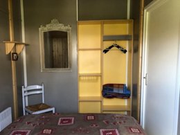 Camping Pas Cher vous présente avec son site Officiel campingpascher.fr, le Camping La Mare Aux Fées classé 3 étoiles, situé sur la commune de Roquefeuil dans le département Aude (Languedoc Roussillon) en France. Le camping La Mare Aux Fées, vous présente un hébergement de type chalet de 28 m² et télévision. Le camping La Mare Aux Fées vous propose du dimanche 14 décembre au dimanche 21 décembre 2025 avec une PROMO de DERNIÈRE MINUTE, en promotion à -15% pour 7 nuits à 420,75 € au lieu de 495,0 € soit une Économie de 74,25 €. Cette location propose 256 dates différentes pour réserver votre séjour. Découvrez également les 4 autres gammes d'hébergements du camping. Les Avis clients pour le Camping La Mare Aux Fées sont excellents avec une note moyenne de 9 sur 10. Piscine extérieure, Aire de jeux enfants, Baby-foot, Canoë-kayak, Centre équestre, Cyclisme, Escalade, Ping-pong, Pétanque, Randonnée, Terrain de basketball, Bar, Plats à emporter, Snack/Bar,... En savoir plus : cliquez-ICI.