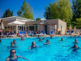 Camping Pas Cher vous présente avec son site Officiel campingpascher.fr, le Camping Le Bois Soleil classé 4 étoiles, situé sur la commune de Olonne Sur Mer dans le département Vendée (Pays De La Loire) en France. Le camping Le Bois Soleil, vous présente un hébergement de type mobil-home de 28 m² et télévision. Le camping Le Bois Soleil vous proposeun séjour PAS CHER avec une REMISEdu sam. 23 mai au sam. 30 mai 2026, en promotion à -43% pour 7 nuits à 229 € au lieu de 403,0 € soit une Économie de 174 €. Cette location propose 23 dates différentes pour réserver votre séjour. Découvrez également les 3 autres gammes d'hébergements du camping. Les Avis clients pour le Camping Le Bois Soleil sont de 7 sur 10. Piscine couverte, Piscine extérieure, Animation ados, Animation enfants, Animations familiales, Club enfants, Aire de jeux enfants, Baby-foot, Canoë-kayak, Ping-pong, Piscine, Salle de jeux vidéo, Structure gonflable enfants, Terrain de badminton, Terrain de basketball, Terrain de football, Terrain multisports, Bar, Dépôt de pain, Snack/Bar, Épicerie,... En savoir plus : cliquez-ICI.