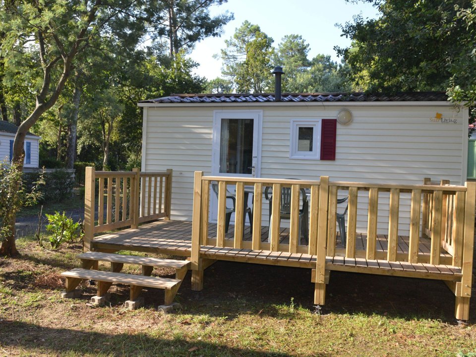 Camping Pas Cher vous présente avec son site Officiel campingpascher.fr, le Établissement Lou Pignada, situé sur la commune de Ondres dans le département Landes (Aquitaine) en France. L'établissement Lou Pignada vous propose un hébergement de type mobil-home de 20 m². L'établissement vous propose 10 autres types d'hébergements. Découvrez tous nos séjours à petits prix dans la commune et aux alentours de Ondres du département : Landes (Aquitaine).... En savoir plus : cliquez-ICI.