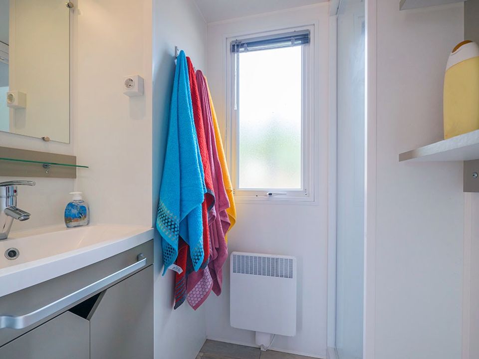 Cliquez pour découvrir toutes les photos de l'HÉBERGEMENT ! mobil-home - établissement Lou Pignada photo 3