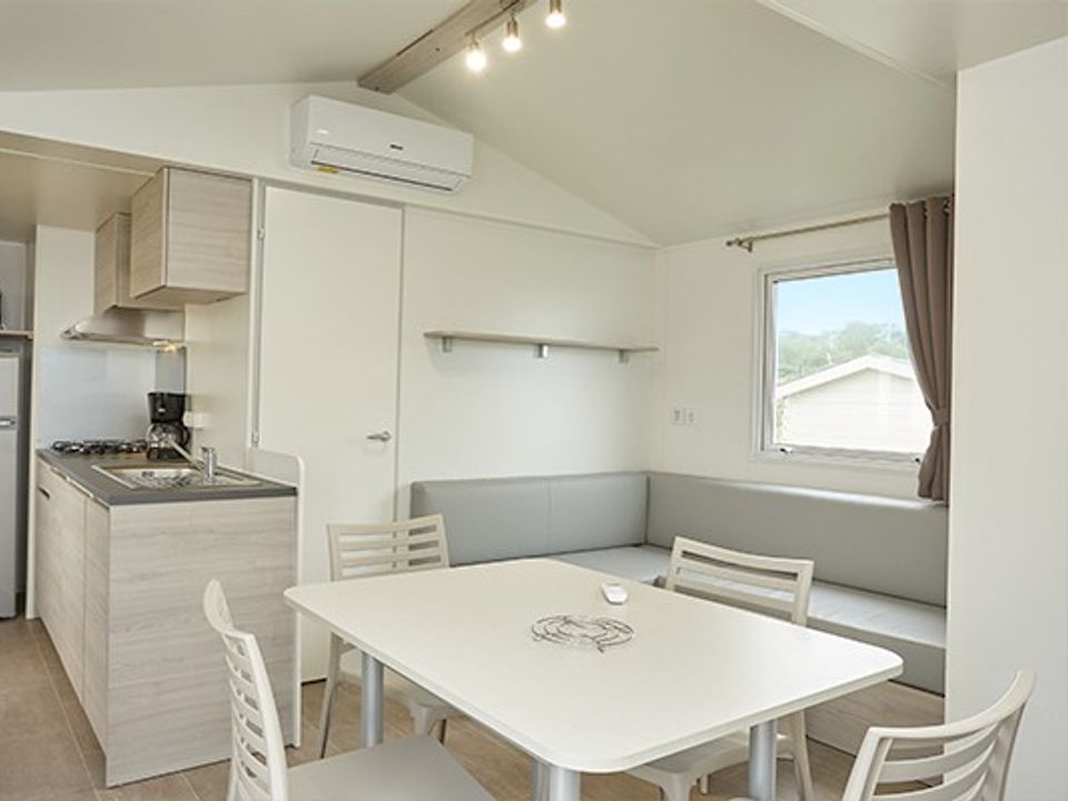 Cliquez pour découvrir toutes les photos de l'HÉBERGEMENT ! mobil-home - établissement Lou Pignada photo 4