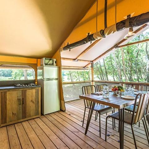 Cliquez pour découvrir toutes les photos de l'HÉBERGEMENT ! tente en toile et bois - Espace Blue Ocean photo 2