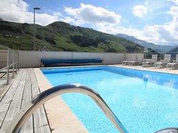 Camping Pas Cher vous présente avec son site Officiel campingpascher.fr, la Résidence Odalys Référence Rochebrune Le Vallon classé 4 étoiles, située sur la commune de Orcieres Merlette dans le département Hautes-alpes (Provence Alpes Côte D'azur) en France. La résidence Odalys Référence Rochebrune Le Vallon, vous présente un hébergement de type studio de 25 m² pour 1 personne et télévision. La résidence Odalys Référence Rochebrune Le Vallon vous proposeun séjour PAS CHER avec une REMISEdu sam. 20 juin au sam. 27 juin 2026, en promotion à -30% pour 7 nuits à 216,30 € au lieu de 309,0 € soit une Économie de 92,70 €. Cette location propose 20 dates différentes pour réserver votre séjour. Découvrez également les 4 autres gammes d'hébergements de la résidence. Les Avis clients pour la Résidence Odalys Référence Rochebrune Le Vallon sont de 7 sur 10. Piscine chauffée, Piscine extérieure, Randonnée, Boulangerie,... En savoir plus : cliquez-ICI.