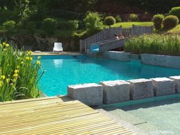 Camping Pas Cher vous présente avec son site Officiel campingpascher.fr, le Camping Le Chanet classé 3 étoiles, situé sur la commune de Ornans dans le département Doubs (Franche Comté) en France. Le camping Le Chanet, vous présente un hébergement de type mobil-home de 24 m². Le camping Le Chanet vous propose du vendredi 18 septembre au vendredi 25 septembre 2026 pour 7 nuits à 308€. Cette location propose 60 dates différentes pour réserver votre séjour. Découvrez également les 10 autres gammes d'hébergements du camping. Les Avis clients pour le Camping Le Chanet sont excellents avec une note moyenne de 8 sur 10. Piscine couverte, Piscine extérieure, Animations familiales, Club enfants, Aire de jeux enfants, Canoë-kayak, Cyclisme, Ping-pong, Pétanque, Randonnée, Bar, Bureau de tabac, Dépôt de pain, Restaurant, Snack/Bar, Supermarché, Épicerie,... En savoir plus : cliquez-ICI.