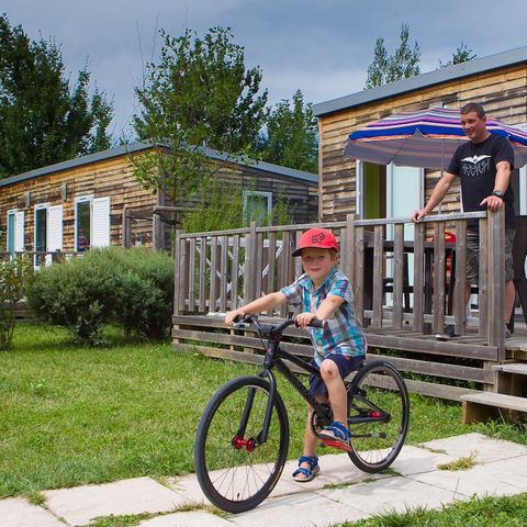 Cliquez pour découvrir toutes les photos de l'HÉBERGEMENT ! mobil-home - Ecologique La Roche D'Ully photo 2