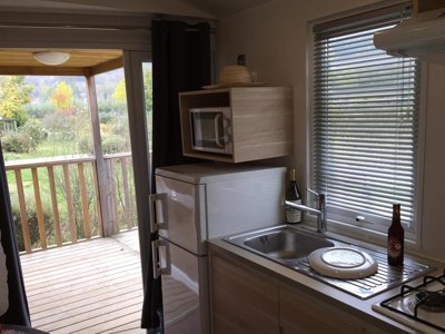 Cliquez pour découvrir toutes les photos de l'HÉBERGEMENT ! mobil-home - Domaine La Roche D’Ully photo 3