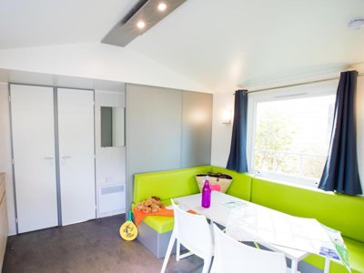 Cliquez pour découvrir toutes les photos de l'HÉBERGEMENT ! mobil-home - Domaine La Roche D’Ully photo 4