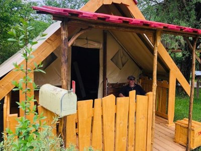 Cliquez pour découvrir toutes les photos de l'HÉBERGEMENT ! lodge - Domaine La Roche D’Ully photo 2
