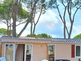 Camping Pas Cher vous présente avec son site Officiel campingpascher.fr, le Camping Calella De Palafrugell classé 4 étoiles, situé sur la commune de Calella dans le département Barcelone (Catalogne) en Espagne. Le camping Calella De Palafrugell, vous présente un hébergement de type mobil-home de 32 m² avec climatisation. Le camping Calella De Palafrugell vous proposeun séjour PAS CHER avec une REMISEdu sam. 25 avril au sam. 02 mai 2026, en promotion à -50% pour 7 nuits à 255,50 € au lieu de 511,0 € soit une Économie de 255,50 €. Cette location propose 92 dates différentes pour réserver votre séjour. Découvrez également les 6 autres gammes d'hébergements du camping. Les Avis clients pour le Camping Calella De Palafrugell sont excellents avec une note moyenne de 8 sur 10. Piscine extérieure, Animations familiales, Club ados, Club enfants, Aire de jeux enfants, Canoë-kayak, Centre équestre, Cyclisme, Ping-pong, Pétanque, Salle de fitness, Salle de jeux vidéo, Terrain de volley-ball, Terrain multisports, Bar, Boulangerie, Plats à emporter, Restaurant, Snack/Bar, Supermarché,... En savoir plus : cliquez-ICI.