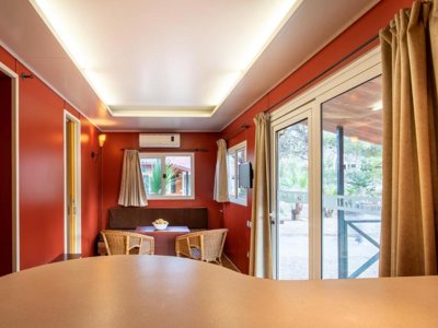 Cliquez pour découvrir toutes les photos de l'HÉBERGEMENT ! bungalow - Vilanova Park photo 7