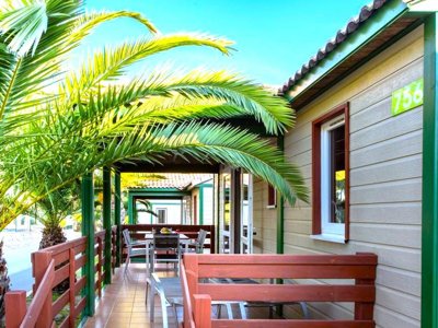 Cliquez pour découvrir toutes les photos de l'HÉBERGEMENT ! bungalow - Vilanova Park photo 2