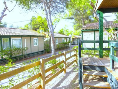 Cliquez pour découvrir toutes les photos de l'HÉBERGEMENT ! bungalow - Vilanova Park photo 4